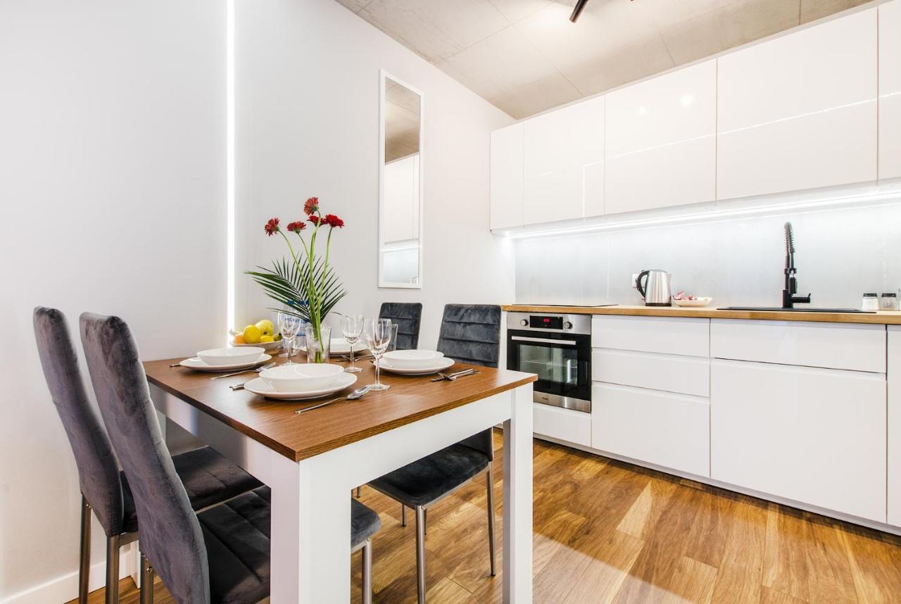 Smart Rental Management Apartments - City Center فروتسواف المظهر الخارجي الصورة